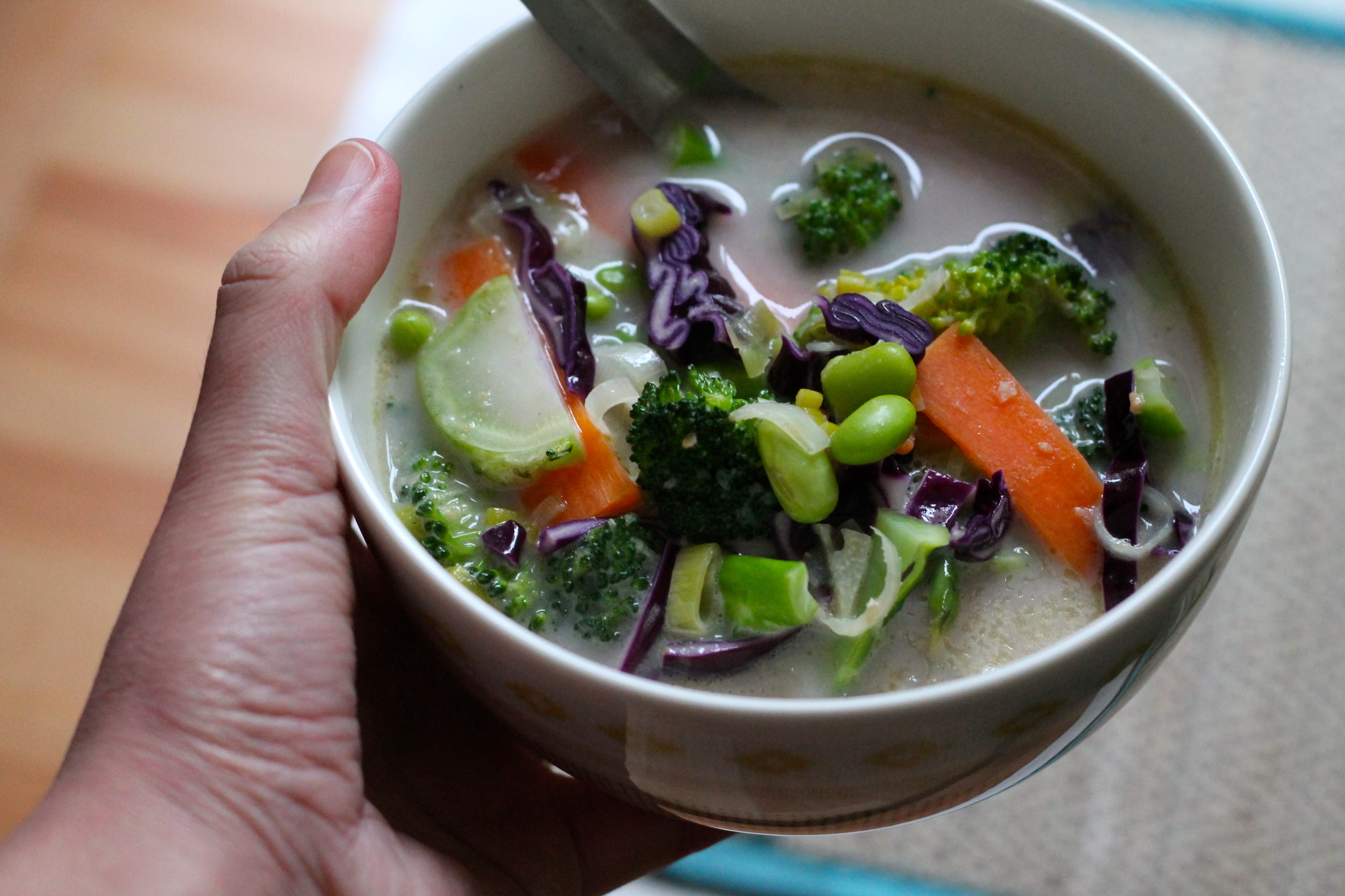 five minute feel better coconut curry soup // the muffin myth