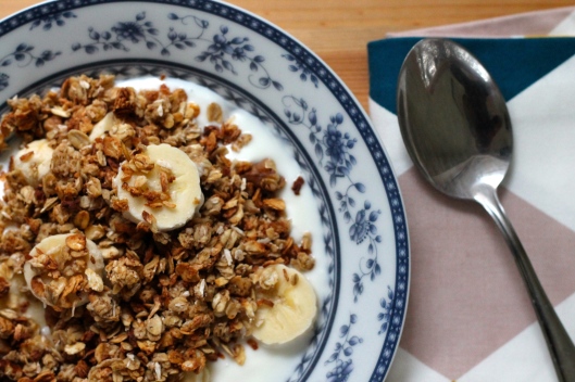 banana walnut granola // the muffin myth